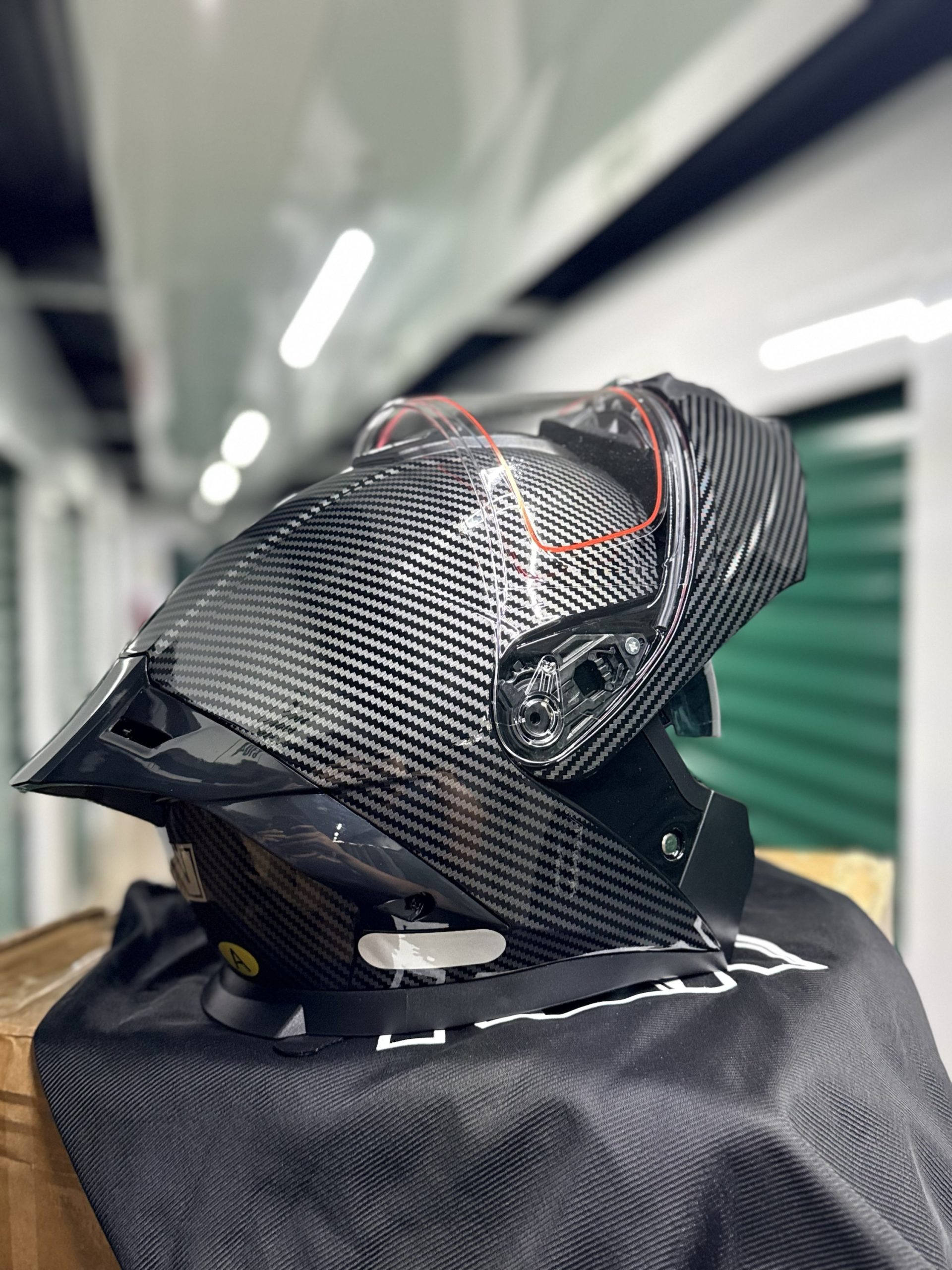 Casco Modular Abatible diseño Fibra de Carbono - Doble Visor Black - Imagen 2