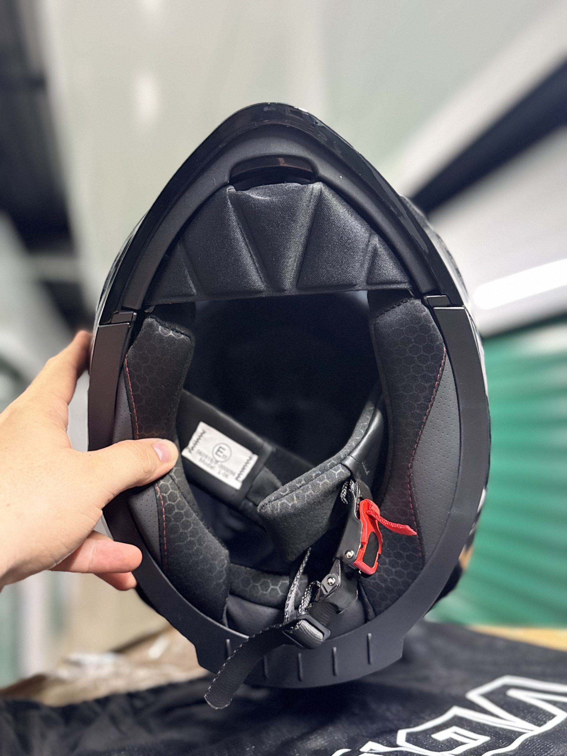 Casco Modular Abatible diseño Fibra de Carbono - Doble Visor Black - Imagen 4