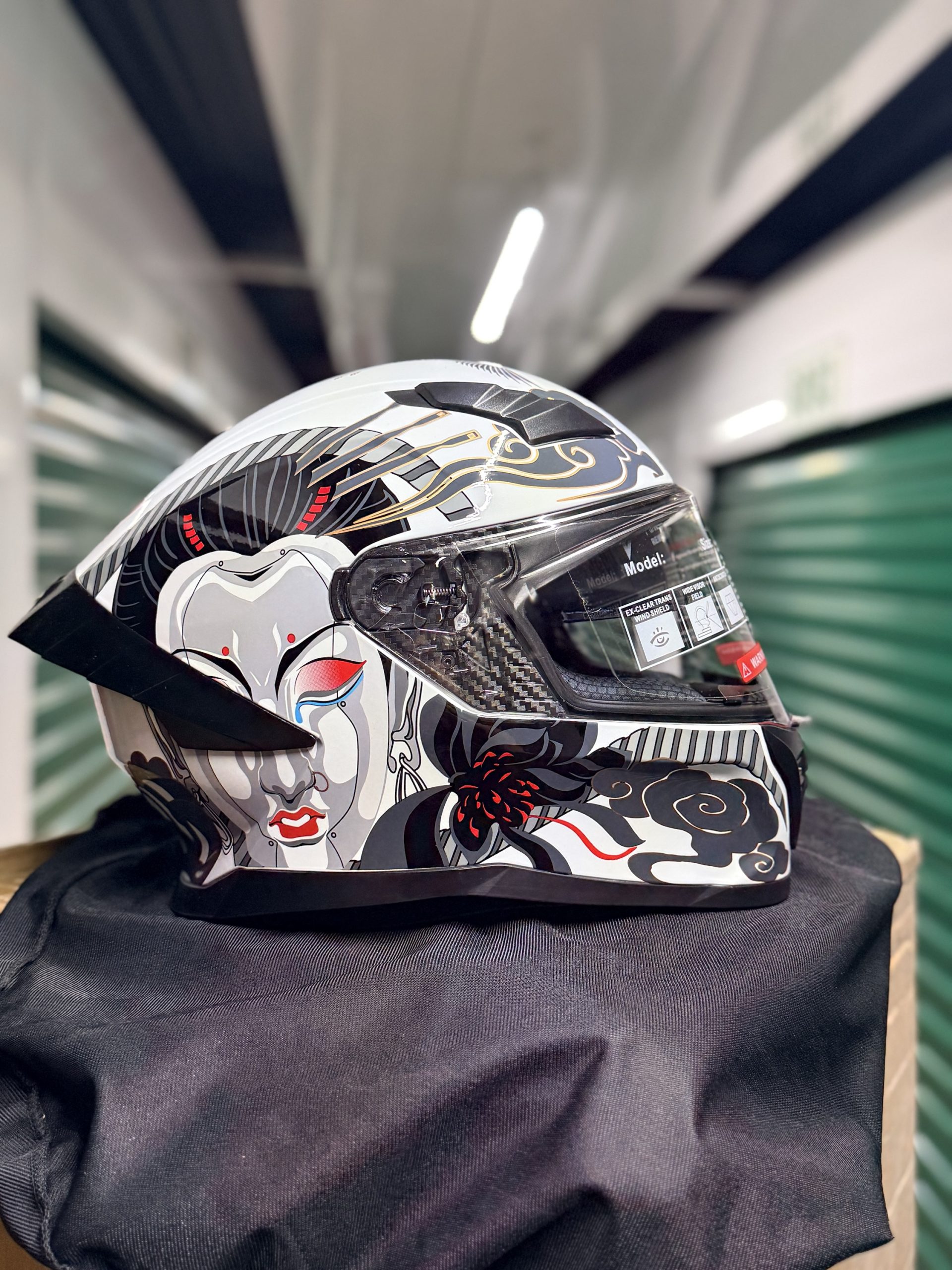 Casco Integral de Motocicleta con Diseño Oni Oni - Protección y Estilo para tus Aventuras sobre Ruedas - Imagen 4