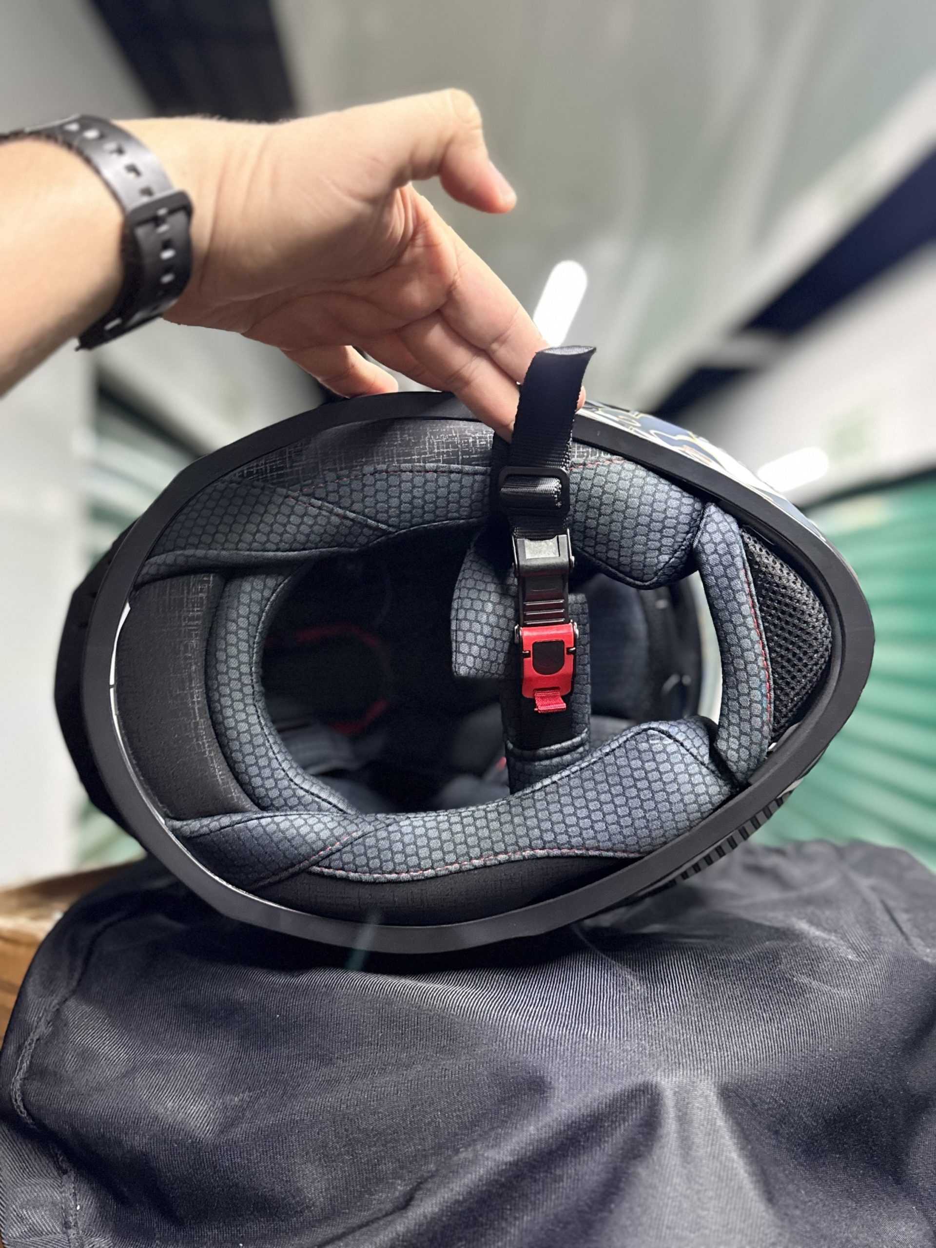 Casco Integral de Motocicleta con Diseño Oni Oni - Protección y Estilo para tus Aventuras sobre Ruedas - Imagen 2